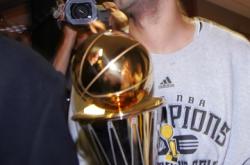 爱游戏中国关于赛地聚焦：NBA总决赛冲刺阶段热度飙升，AC米兰刷新队史纪录，气氛紧张，资深球员宣示担当的信息